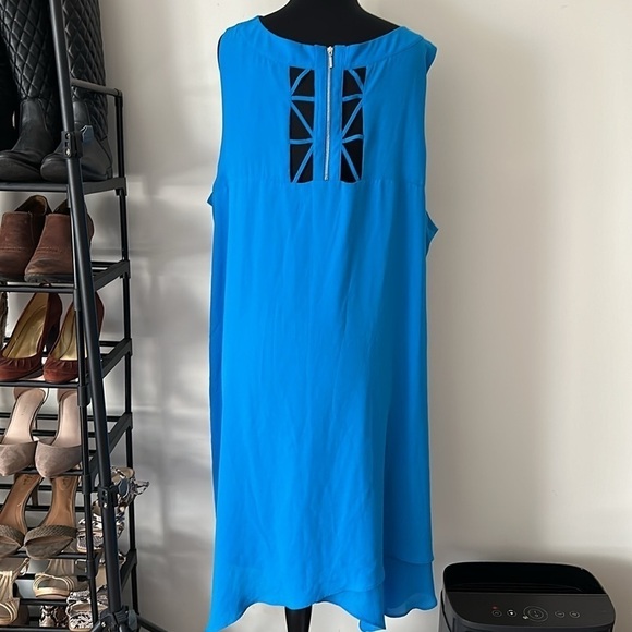 Avenue Dresses & Skirts - Avenue bright blue layered dress size 26/28